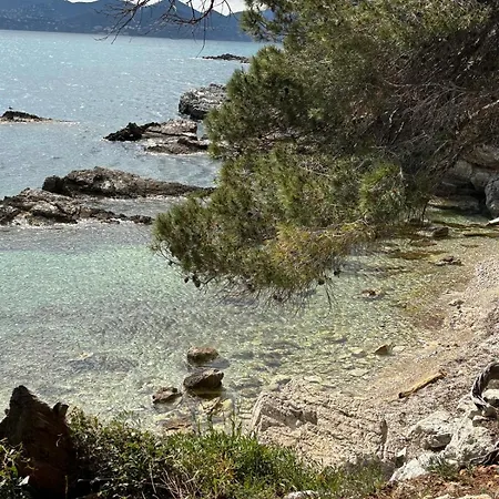 Center Bay Ζουάν λε Πιν