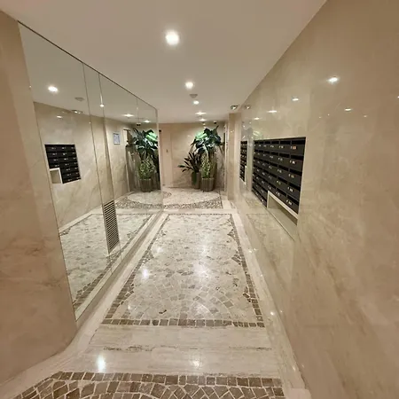 Center Bay Apartment *